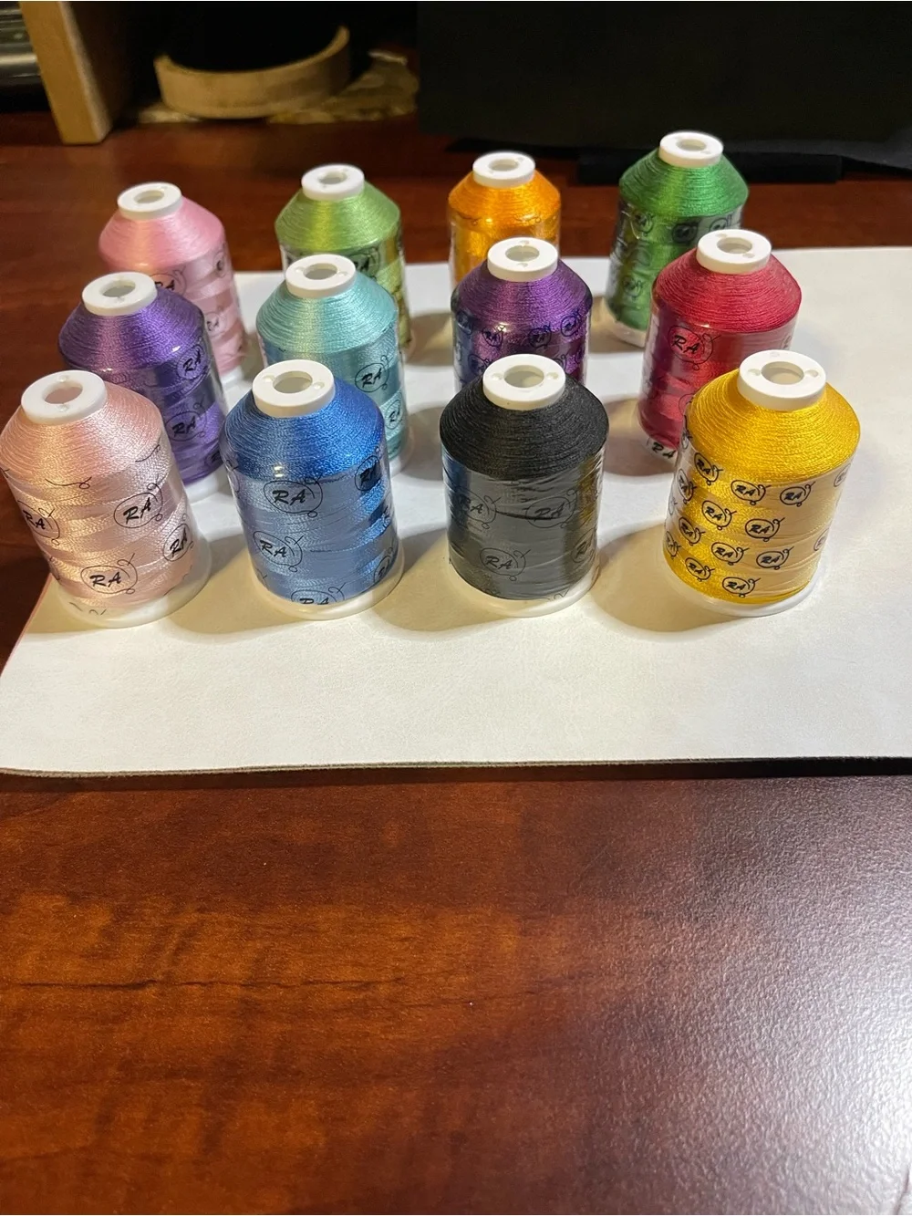 NWT Robison-Anton Super Strength Mini King Spools / Rayon Embroidery Thread 12PC